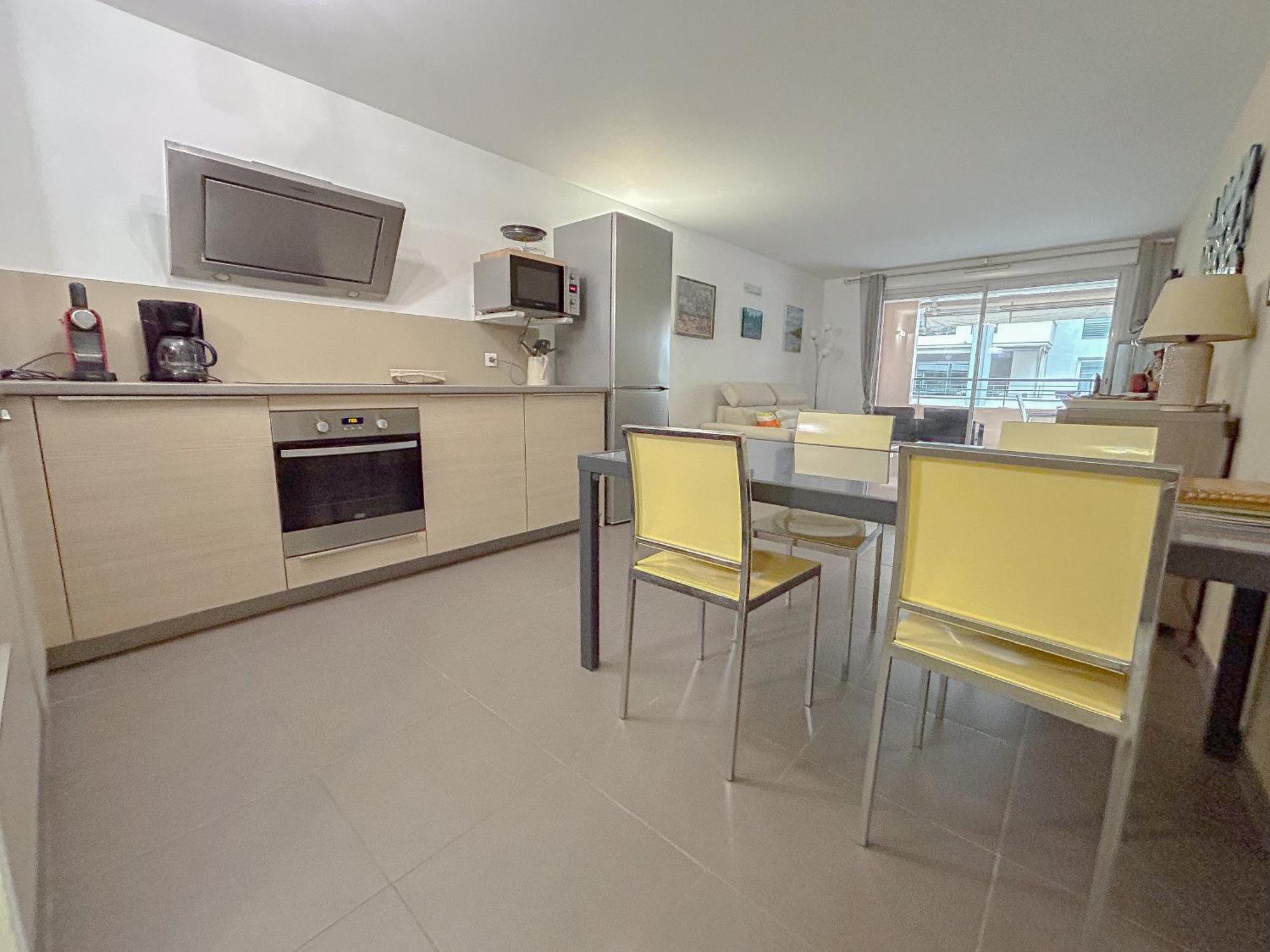 Appartement Centrale A 100 M Des Plages Rue De Provence Сен-Рафаель Екстер'єр фото